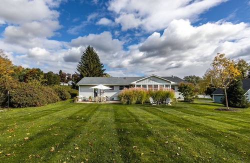 Millerton House | Modern Ranch Retreat in Hudson Valley