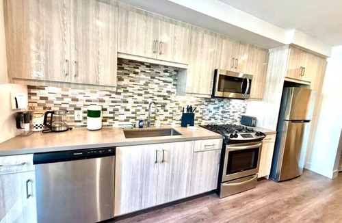 Tustin Apartment | Modern Studio @Central Irvine | Pool Gym BBQ