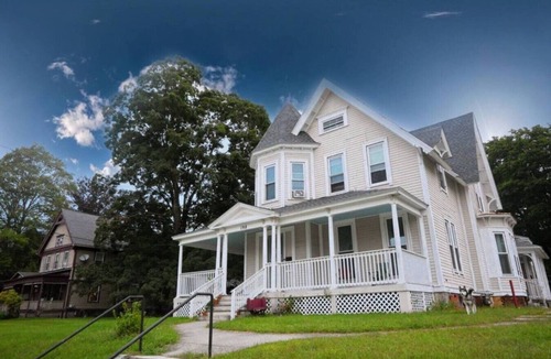 Danielson House | Mohegan Sun Getaway Large Group Retreat