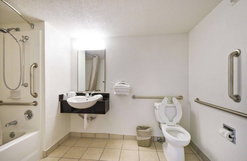 Springfield Hotel | Motel 6 Springfield, VA - Washington DC Southwest