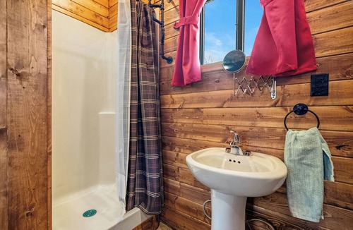Foothills County Cabin | Mount Evan Luxury Riverside Cabin
