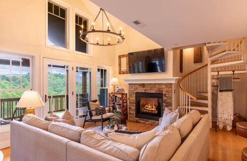 Foscoe House | Mount LiveJoy at Echota