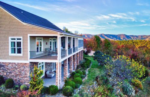 Apple Ridge House | Mountain Lilly - huge views three ensuites 10min to Blowing Rock