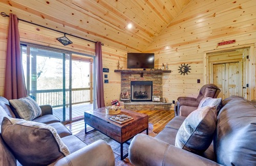 Murphy House | Mountain View & Fire Pit: Updated Murphy Cabin!