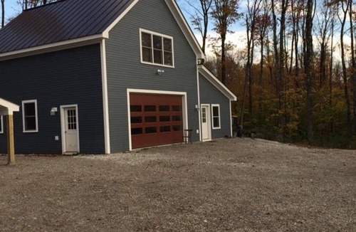Bristol Cabin | Mountainside Cabin – Bristol, Vermont Unplug. Relax. Reconnect with Nature.