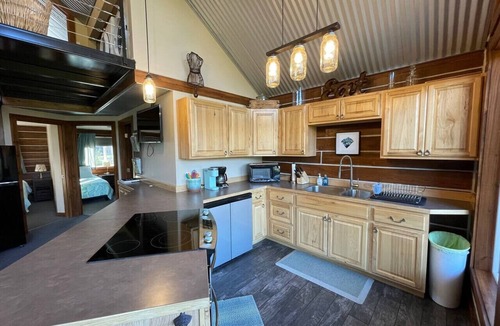 Bear Creek Cabin | MountainTop Cabin Seward
