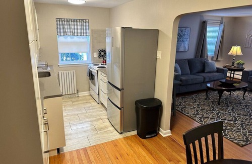 Narberth Apartment | Narberth - Quiet Street Near Downtown and Train