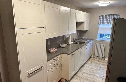Narberth Apartment | Narberth - Quiet Street Near Downtown and Train