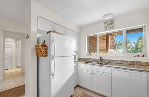 Ono Island Condo | Needle Rush Point E32 | Walk to FloraBama | 2 Pools | Boat Slips | My Beach Getaways