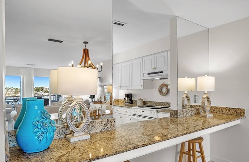 Ono Island Condo | Needle Rush Point E32 | Walk to FloraBama | 2 Pools | Boat Slips | My Beach Getaways