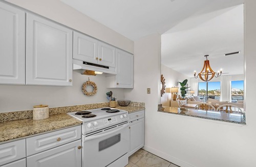 Ono Island Condo | Needle Rush Point E32 | Walk to FloraBama | 2 Pools | Boat Slips | My Beach Getaways