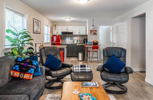 Regional District of Nanaimo House | Nesting Ravens B@B .Large , suite on Private Acreage, Safe and enjoyable stay!