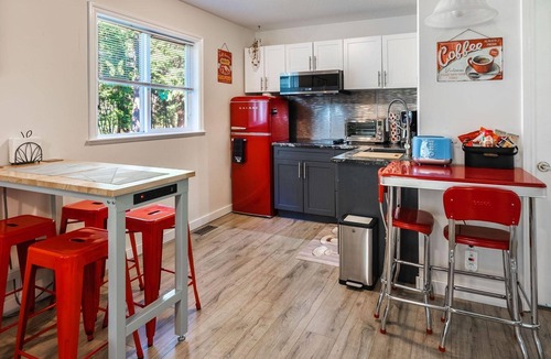 Regional District of Nanaimo House | Nesting Ravens B@B .Large , suite on Private Acreage, Safe and enjoyable stay!