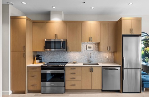 Booktown Condo | New listing! Relaxing Sidney Suite w/ Parking