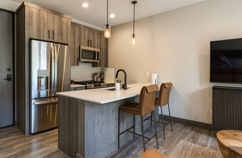 Purgatory Apartment | NEW Modern Studio w/Balcony & Resort Pool/Hot Tub