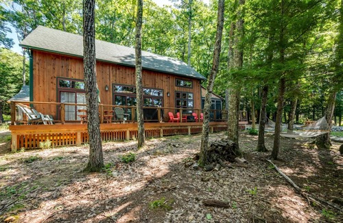 Meredith House | Newly constructed home sleeping 4 located on Fish Cove Lake Winnipesaukee