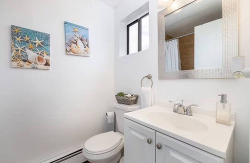 Hartford Condo | Nice Private Condo in Hartford