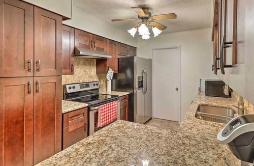 Lone Rock House | Norfork Getaway: Walk in White River Access!