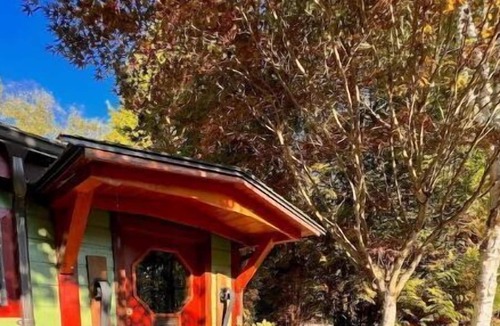 Downtown Squamish Cabin | Nostalgic Boatbuilder's Cabin in Downtown Squamish