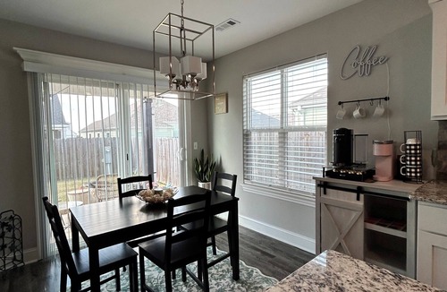 Springdale House | NWA Modern Stay