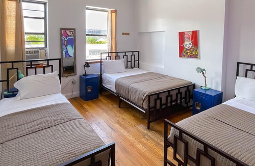 East Williamsburg Hostel | NY Moore Hostel