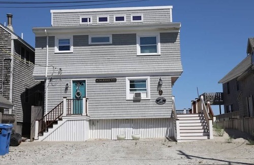 Minot House | Ocean front Scituate Minot Beach Front Sleeps 11
