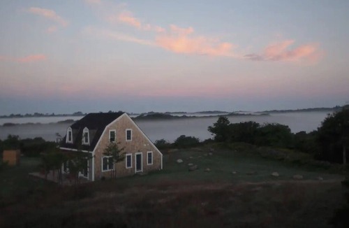 Block Island Cottage | Ocean-View Saltbox at Spar Point Farm Block Island