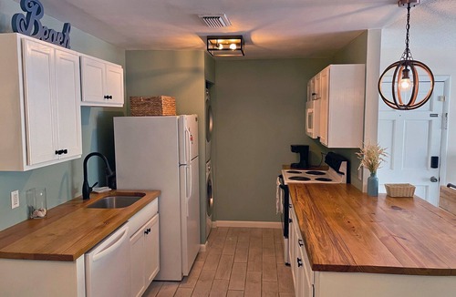 Demere Park Condo | Ocean Walk, perfect location near village and beach!
