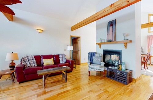 Perry House | Oceanfront Cabin with Deck, Grill, Firepit, and Free High-Speed WiFi