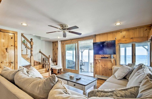 Brant Rock House | Oceanfront Cape Cod Home w/Porch, Yard + Grill!