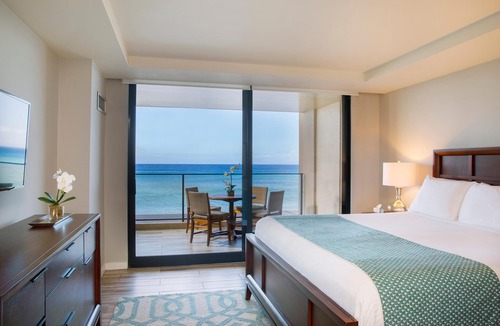 Honokowai Hotel | Oceanfront Suite w/Floor to Ceiling Windows, Lanai, Free WiFi & Free Parking