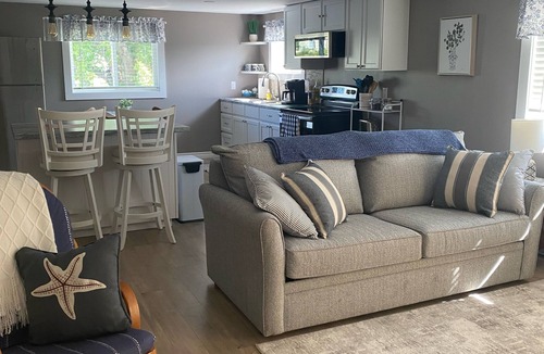 Wilsons Beach Apartment | Oceanfront Sunset Suite apartment in Wilson’s Beach Campobello Island