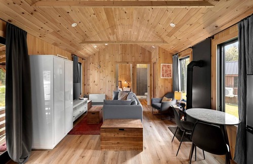 Wolcott Cottage | Off-Grid Cottage Great for a Small Family Getaway in Vermont