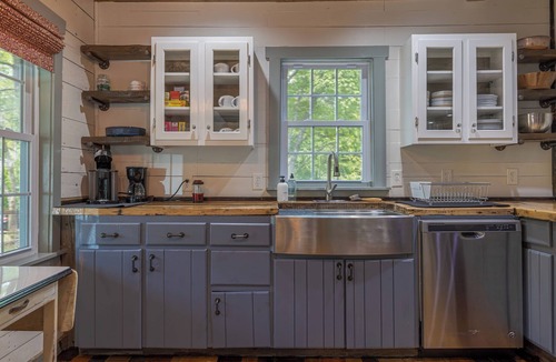 Sullivan House | Old Maine style w/modern amenities - dog friendly