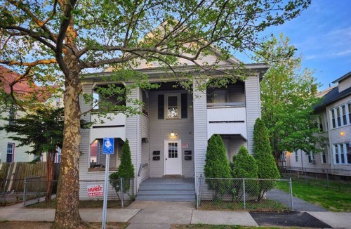 Springfield Apartment | Old world charm with modern renovation and decor