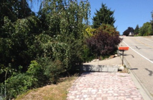 Vernon House | Only a Three Minute Walk to Beautiful, Sandy, Kalamalka Lake Beach!