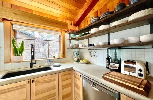 Somers Cabin | Osprey Getaway on Somers Bay