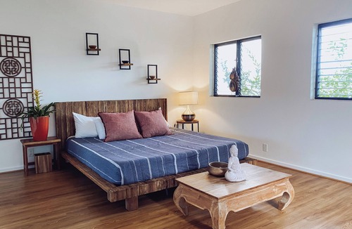 Kaneohe Bed & Breakfast | Panoramic Ocean & Mountain Views -we have FULL AVAILABILITY please message us.