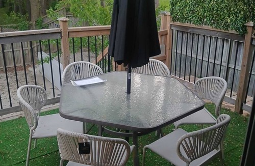 Kitchener House | Peaceful Kitchener Getaway 5BR Home w/BBQ & Modern Kitchen