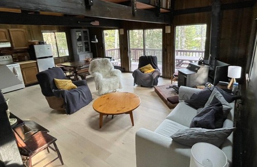 Woodsville Ski Chalet | Peaceful Lakefront Chalet
