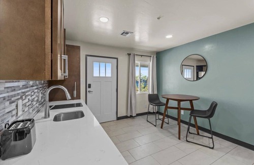 Safford Apartment | Peppertree Studios D4