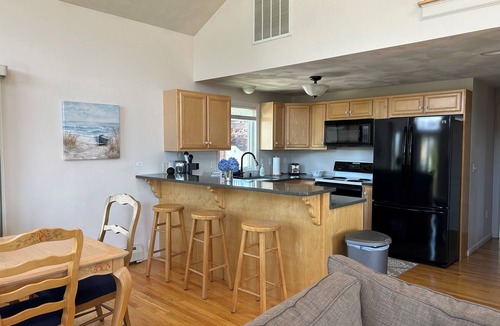 Snug Harbor House | Perfect Beach Getaway Home on Great Island (Narragansett, RI)