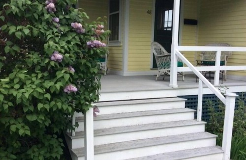 Peaks Island Cottage | Perfect Vacation Cottage, Filled with Sunshine and Laughter.