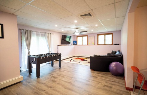 Westwood Apartment | Perfectly Located & Comfy Suite - Summer Best !