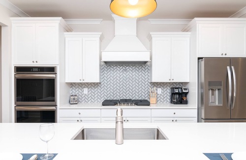 Frankford House | Pet Friendly - Beach Vacation + Pool: 4BR and 3.5BA~6 Beds 11 Guests