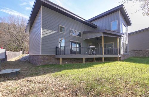 Cotter House | Pet-Friendly Cotter Retreat w/Deck & Gas Grill!