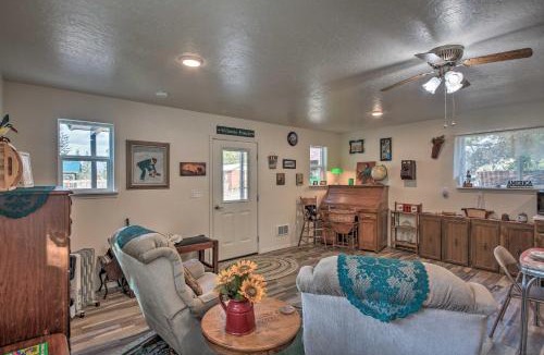 Libby Apartment | Pet-Friendly Libby Cottage w/Mountain Views!