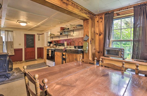 Granville House | Pet-Friendly Roxbury Farmhouse on 350 Acres!