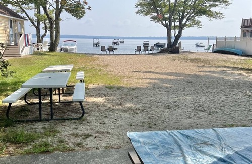 Standish Cottage | Pet friendly - SEBAGO LAKE BEACHFRONT.