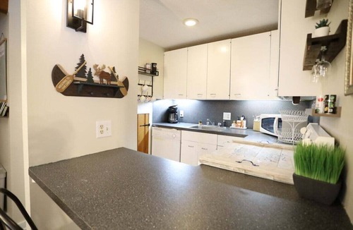Waterville Valley Condo | Pet Friendly Waterville Valley Condo close to Town